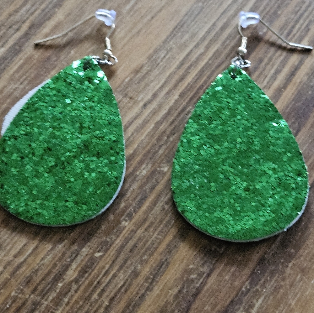 Atelier Sona Green and Red Glitter Earrings - Picture 3 of 3